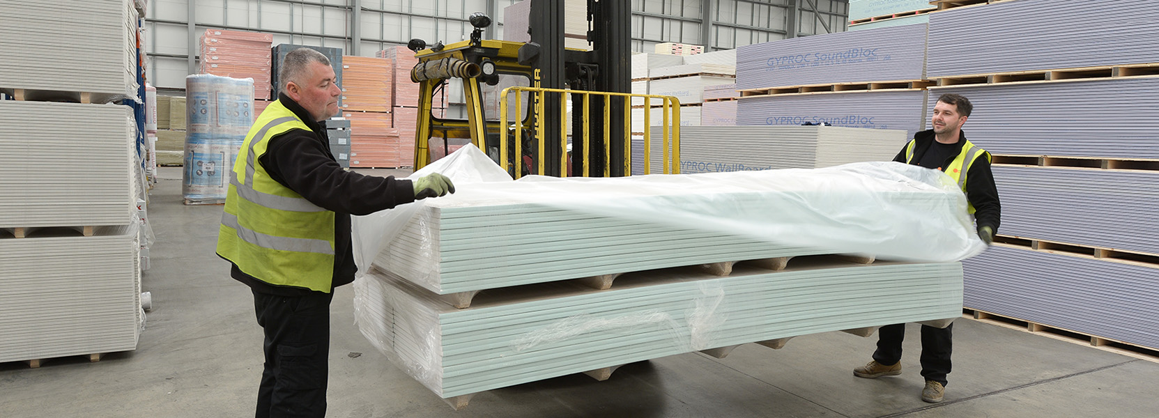 Wrapping a pallet of goods in the warehouse