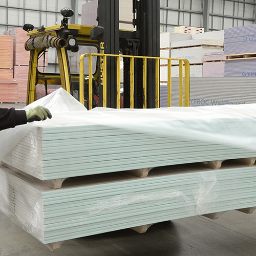 Wrapping a pallet of goods in the warehouse